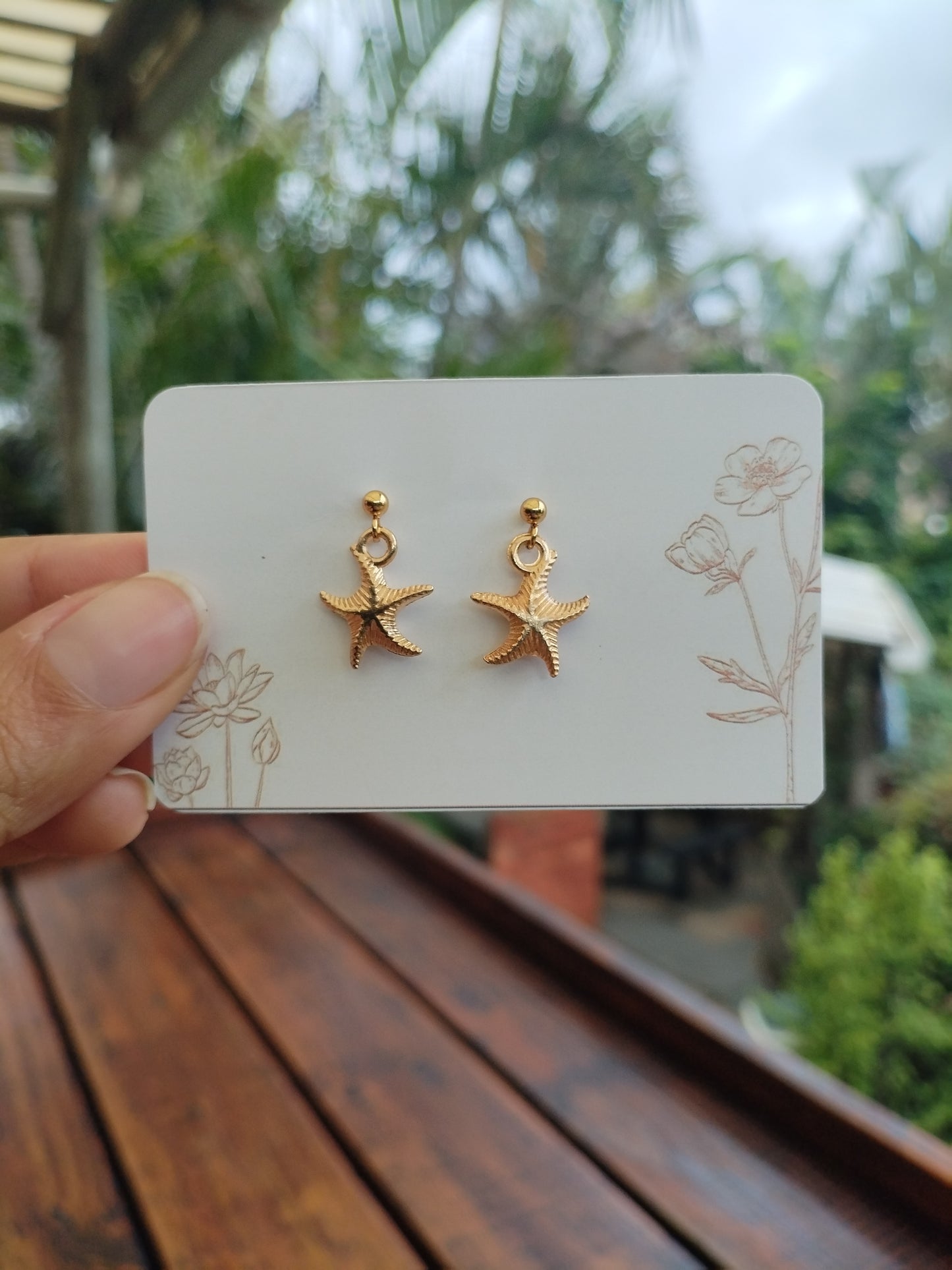 Golden starfish