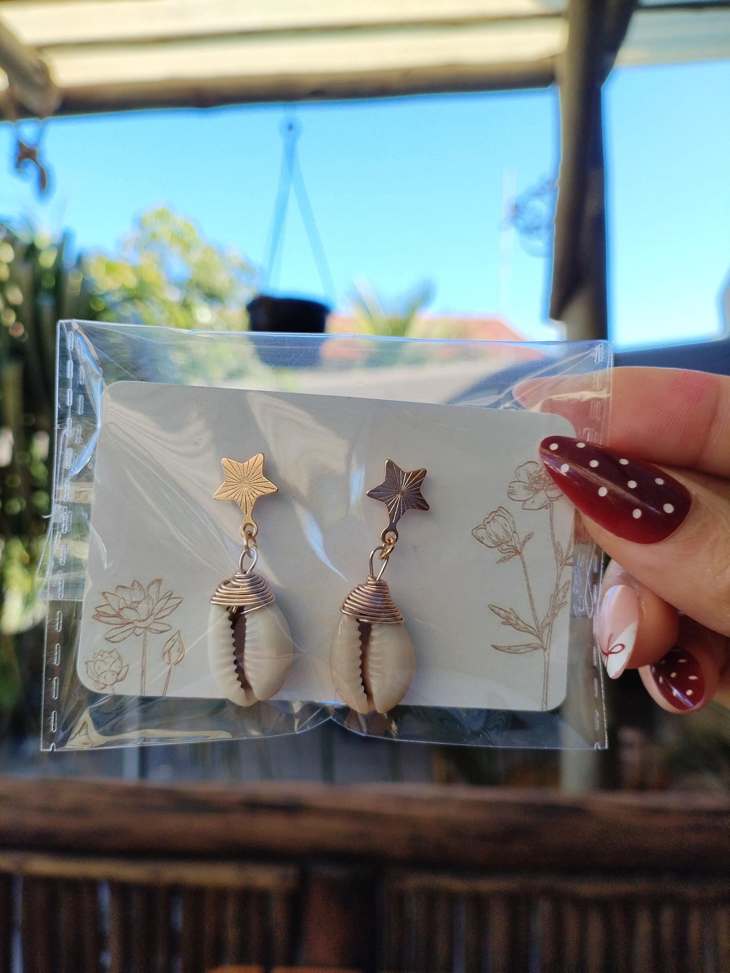 Super cowries
